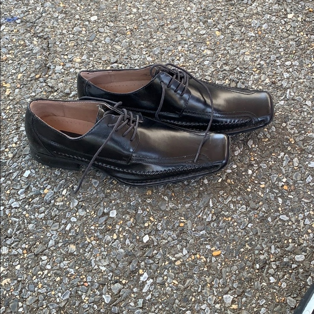 Men’s dress shoes